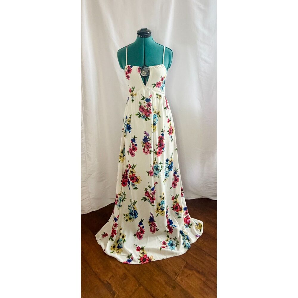 Hot Miami Styles white floral maxi dress